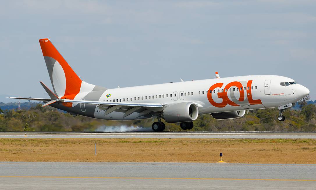 TJDFT mantém indenização a passageiros retidos em avião da GOL