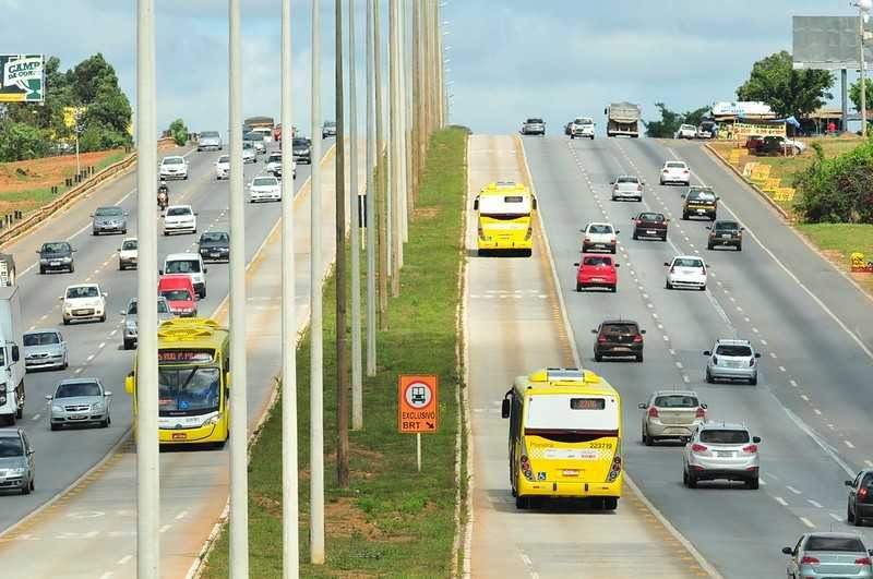 Taxistas do DF poderão usar corredor exclusivo do BRT Sul