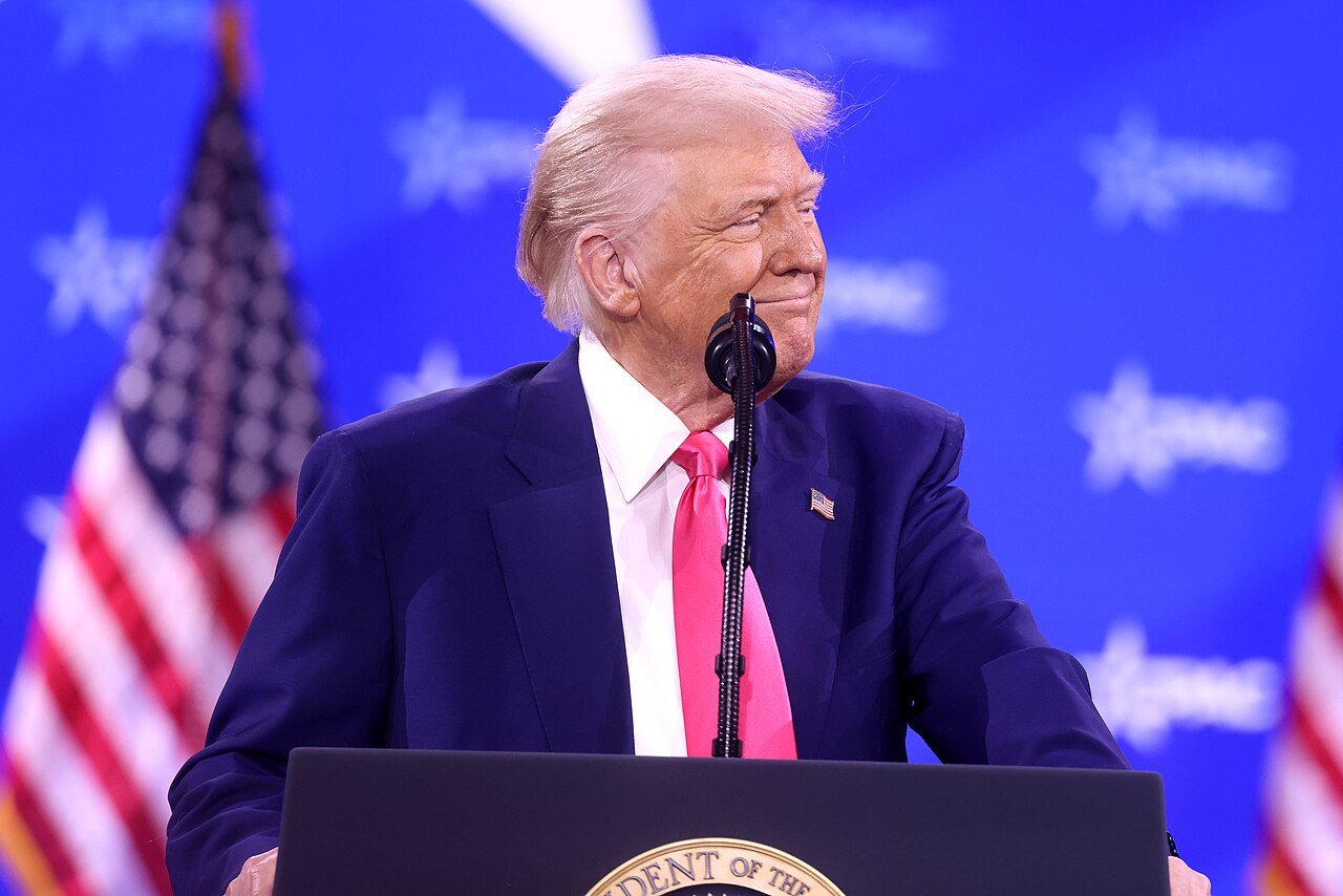 Trump diz que EUA têm ‘controle total’ do Estreito de Ormuz