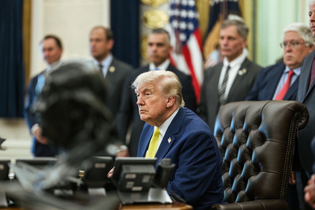 Trump publica imagem destacando Ormuz como ‘novo território dos EUA’