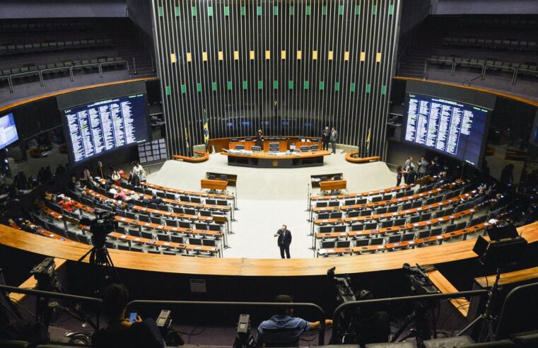 Veja quem lidera a corrida pelas oito cadeiras do DF na Câmara dos Deputados