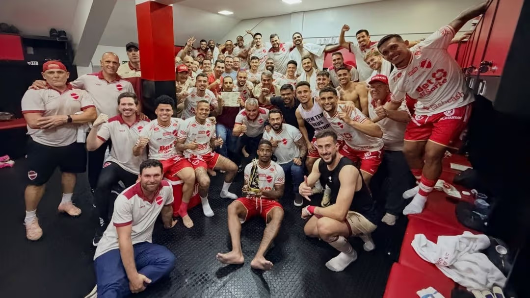 Vila Nova vence o Atlético-GO no clássico goiano e se reabilita na Série B