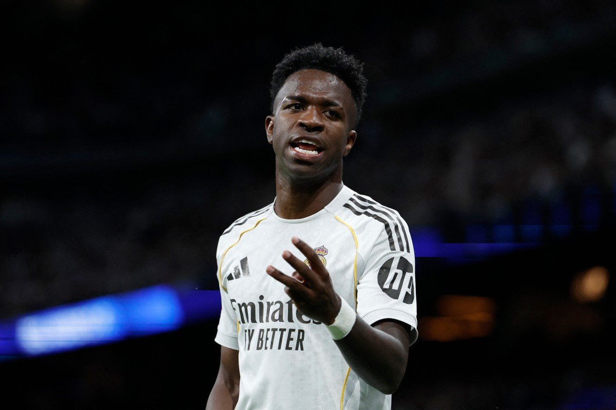 Vini Jr. e Real Madrid devem se reunir nesta segunda para definir futuro
