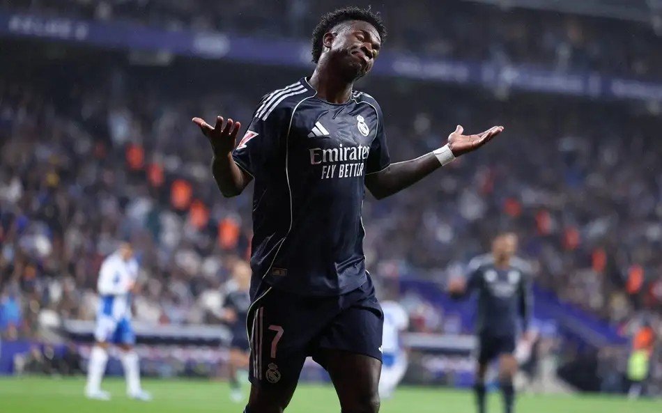 Vini Jr. renova com o Real Madrid até 2032