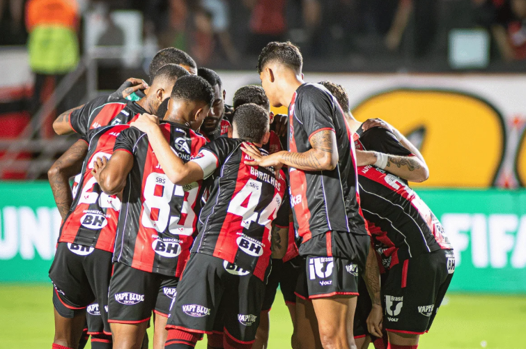 Vitória goleia Athletico e avança às quartas da Copa do Brasil