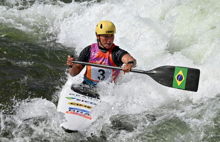 Ana Sátila conquista medalha de ouro na Copa do Mundo de canoagem slalom