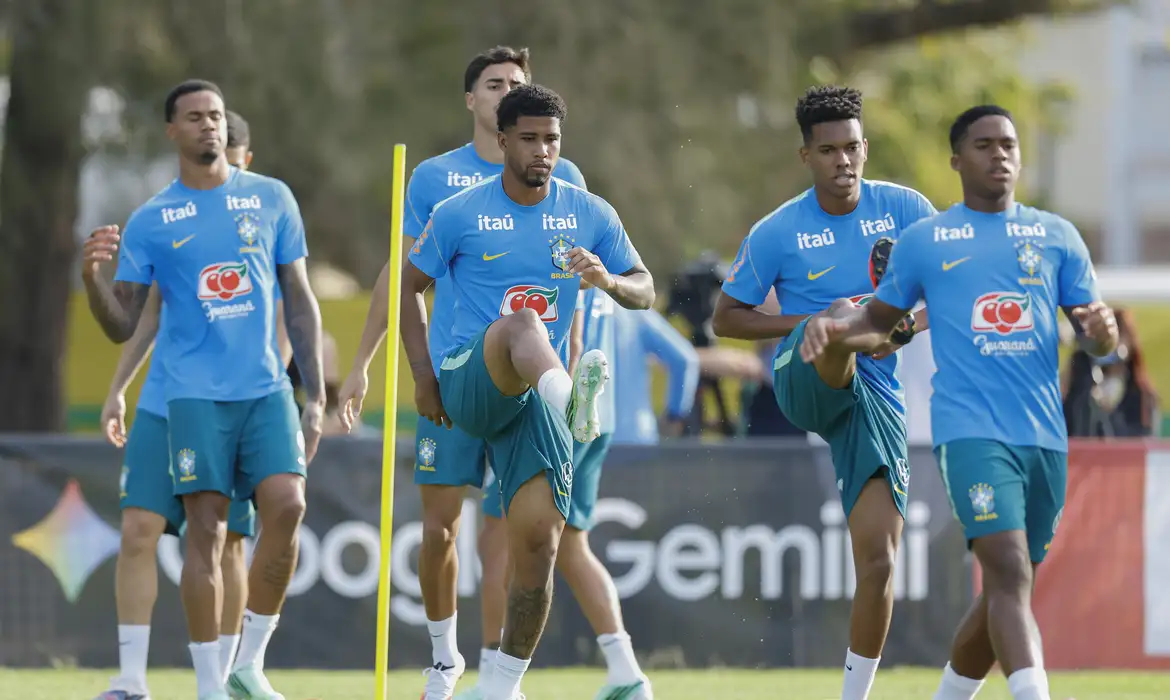 Ancelotti comanda primeiro treino completo do Brasil na Austrália