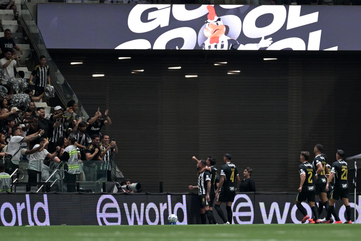 Atlético-MG atropela reservas do Fluminense e encerra série invicta do rival no Brasileirão