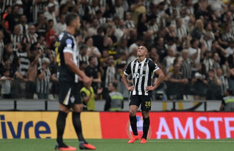 Atlético-MG sai atrás, empilha chances e só empata com a Chapecoense