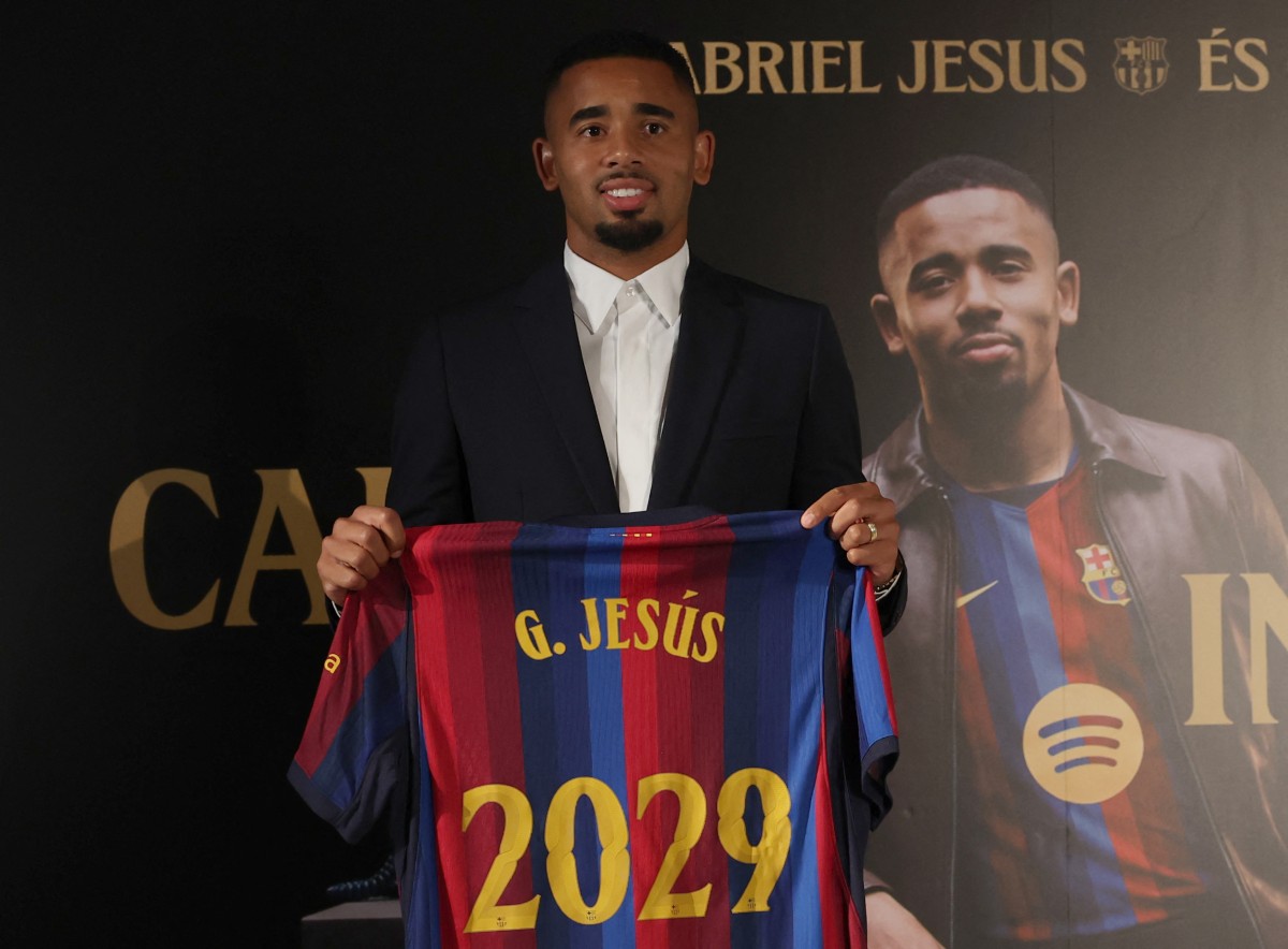 Barcelona contrata Gabriel Jesus por três anos
