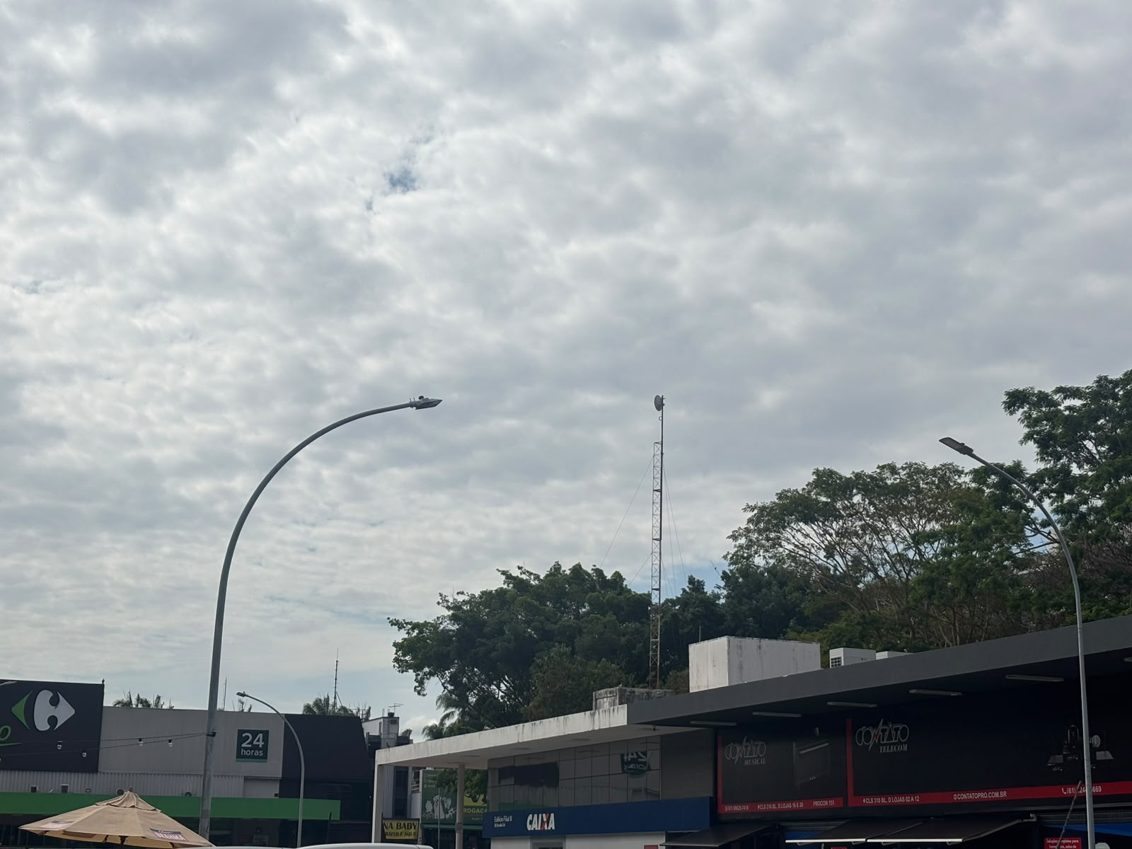 Brasília enfrenta alerta de tempestades seguida de calor intenso e baixa umidade