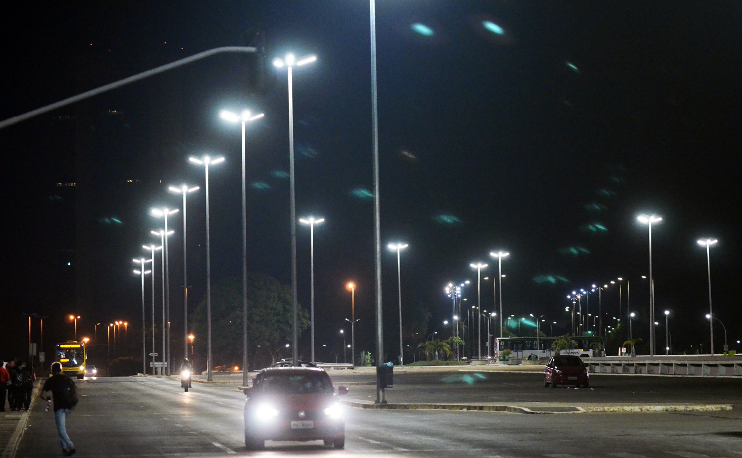 DF orienta sobre canais para pedir reparo na iluminação pública