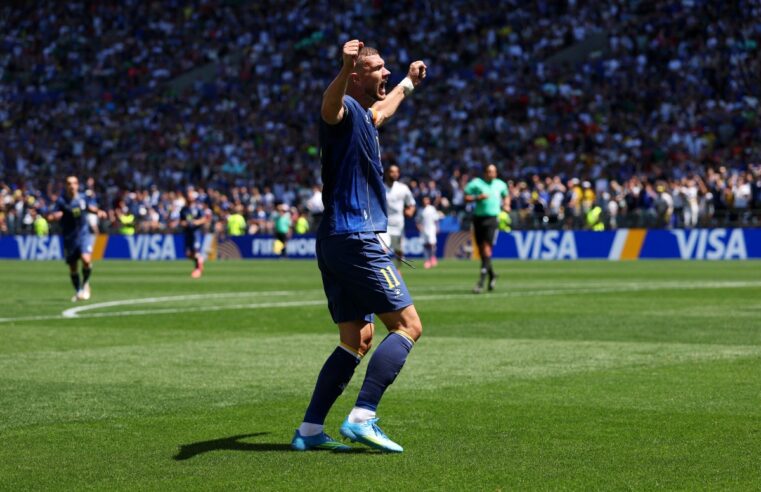 Džeko anuncia despedida da seleção da Bósnia aos 40 anos