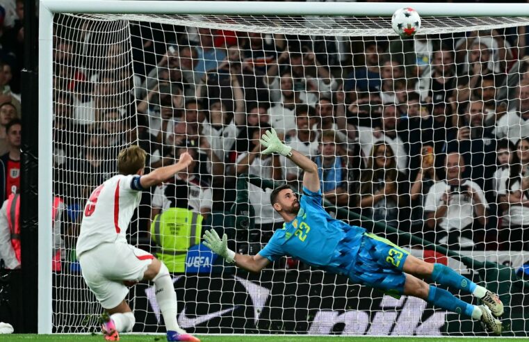 Espanha vence Inglaterra em jogo de duas viradas e pênalti perdido por Kane
