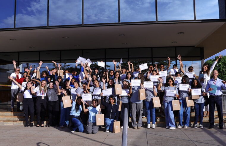 Estudantes visitam Promotoria de Santa Maria em projeto do MPDFT