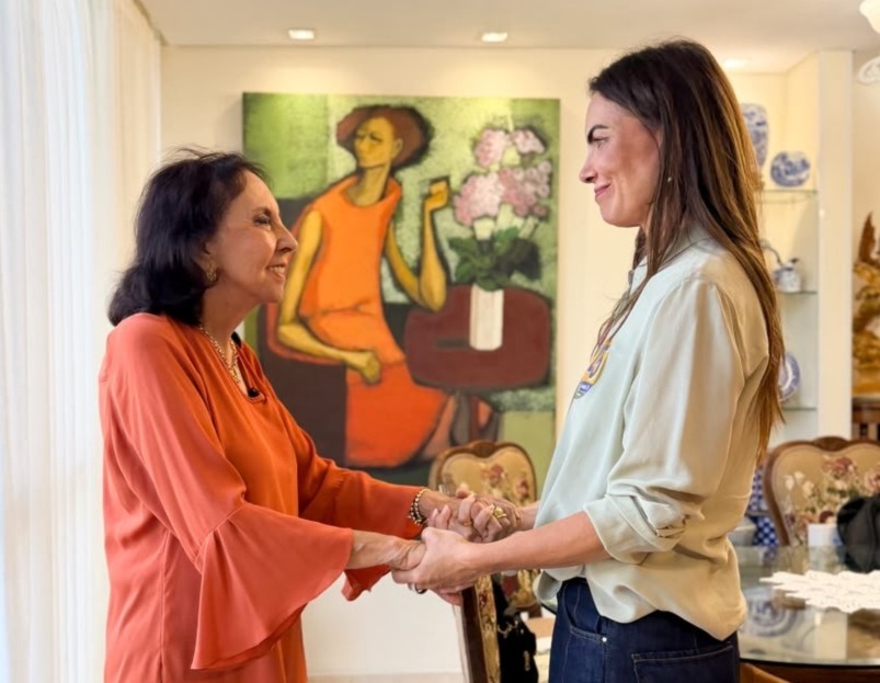 Ex-governadora Abadia e Paula Belmonte selam aliança após saída de Arruda