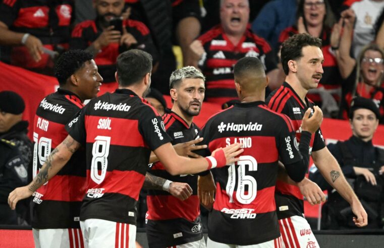 Flamengo vence Bragantino e abre vantagem; Pedro se irrita com substituição