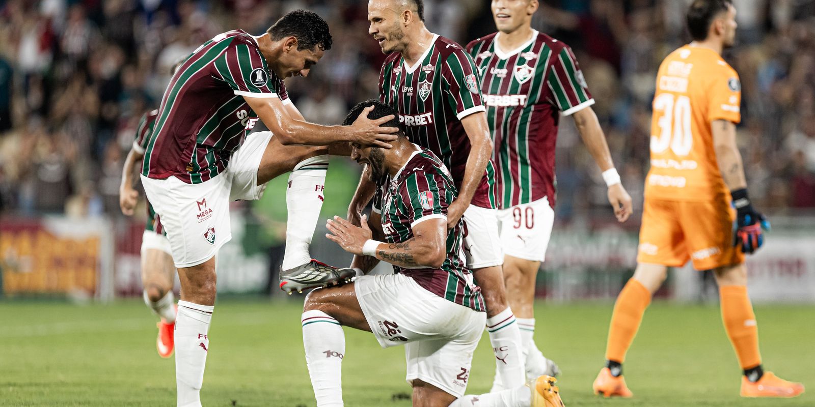 Fluminense bate Platense e abre vantagem nas quartas da Libertadores