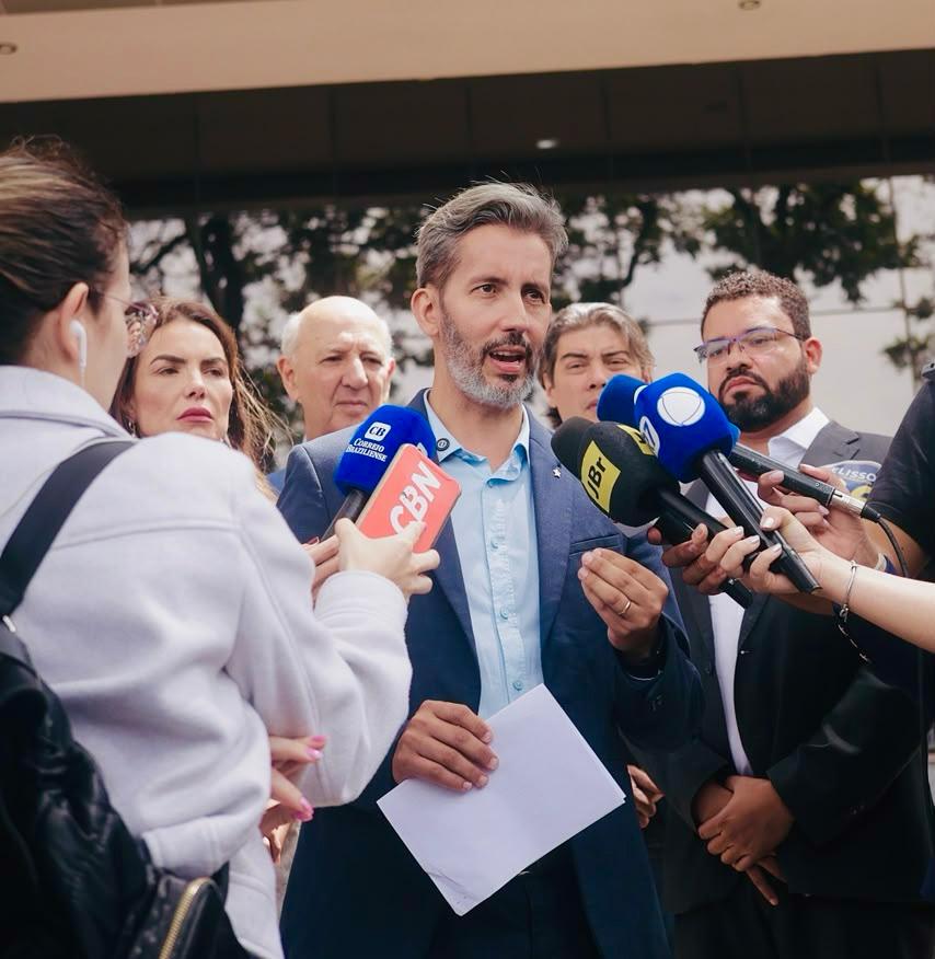 Grass busca apoio de eleitores de Arruda após decisão do TSE