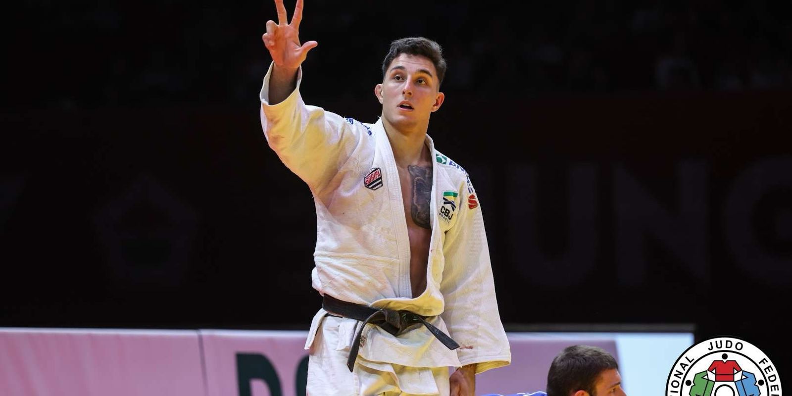 Guilherme Schimidt é ouro e país fecha Grand Slam de judô com 3 pódios