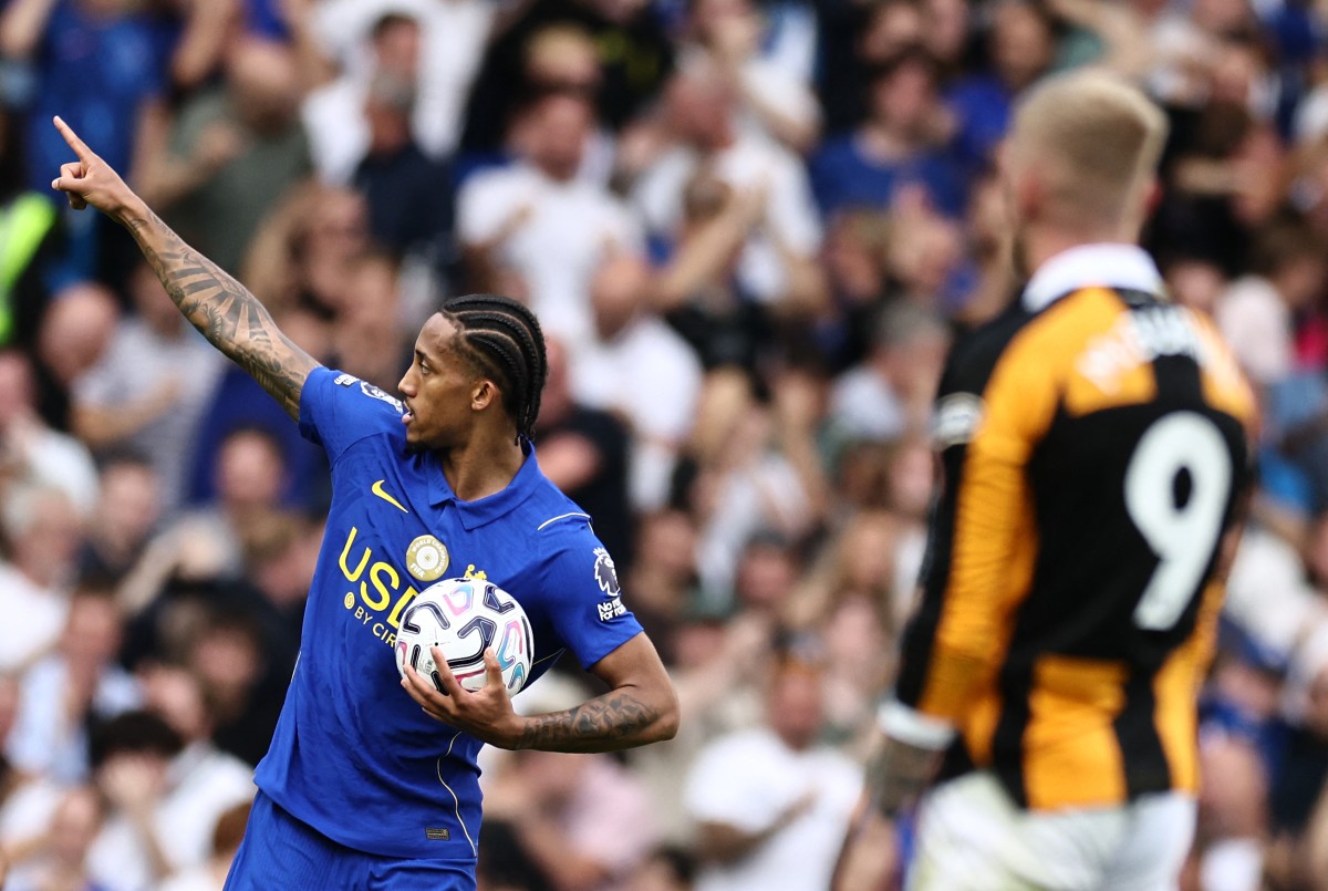 João Pedro marca, Chelsea reage e empata com Hull City; Liverpool deixa vitória escapar