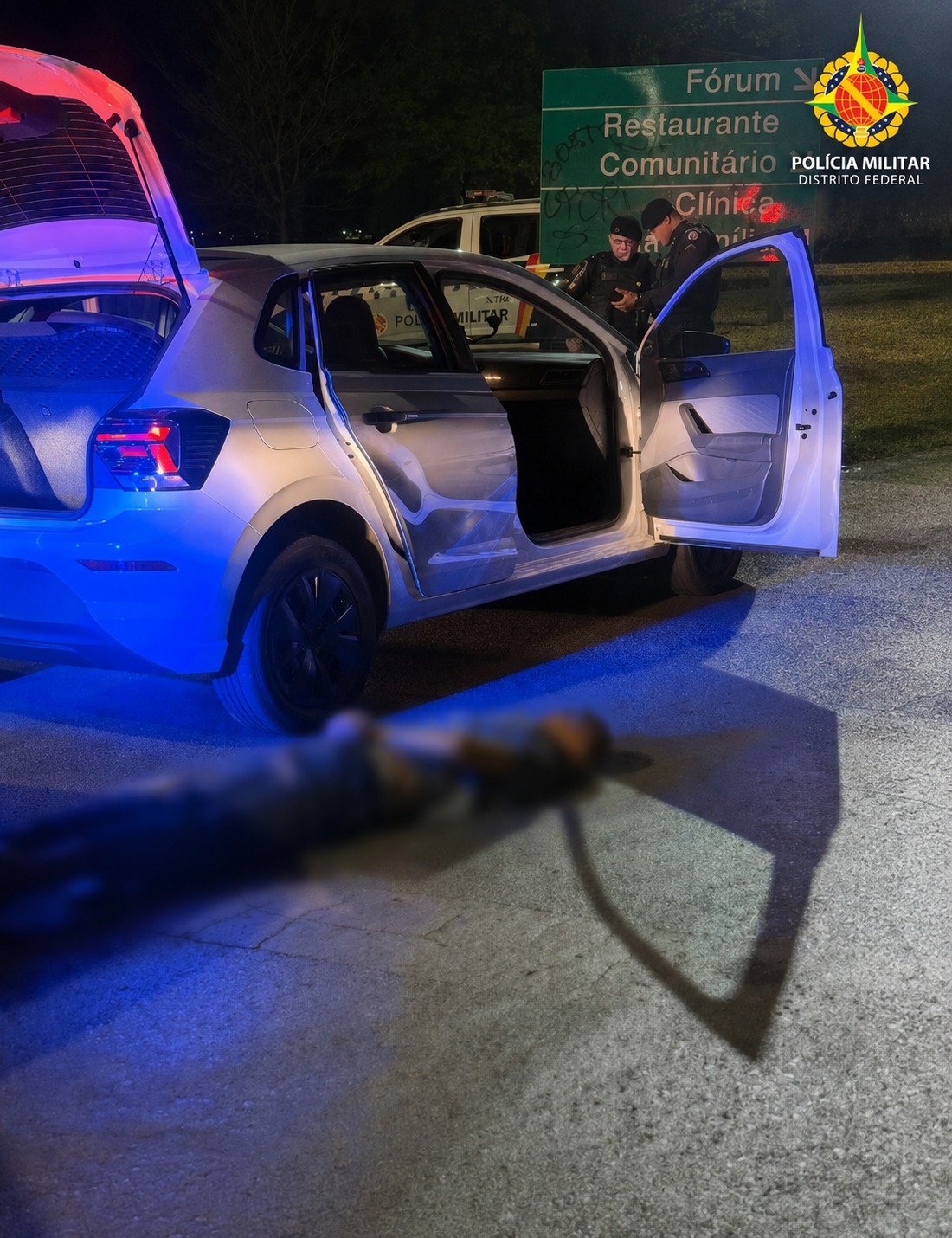 Jovens são presos após roubo de carro de aplicativo com facas no Recanto das Emas