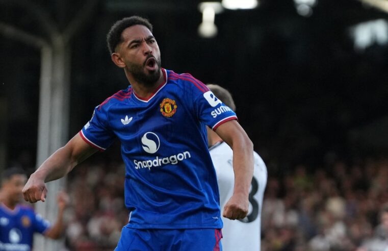 Matheus Cunha desencanta no Inglês e salva Manchester United de derrota
