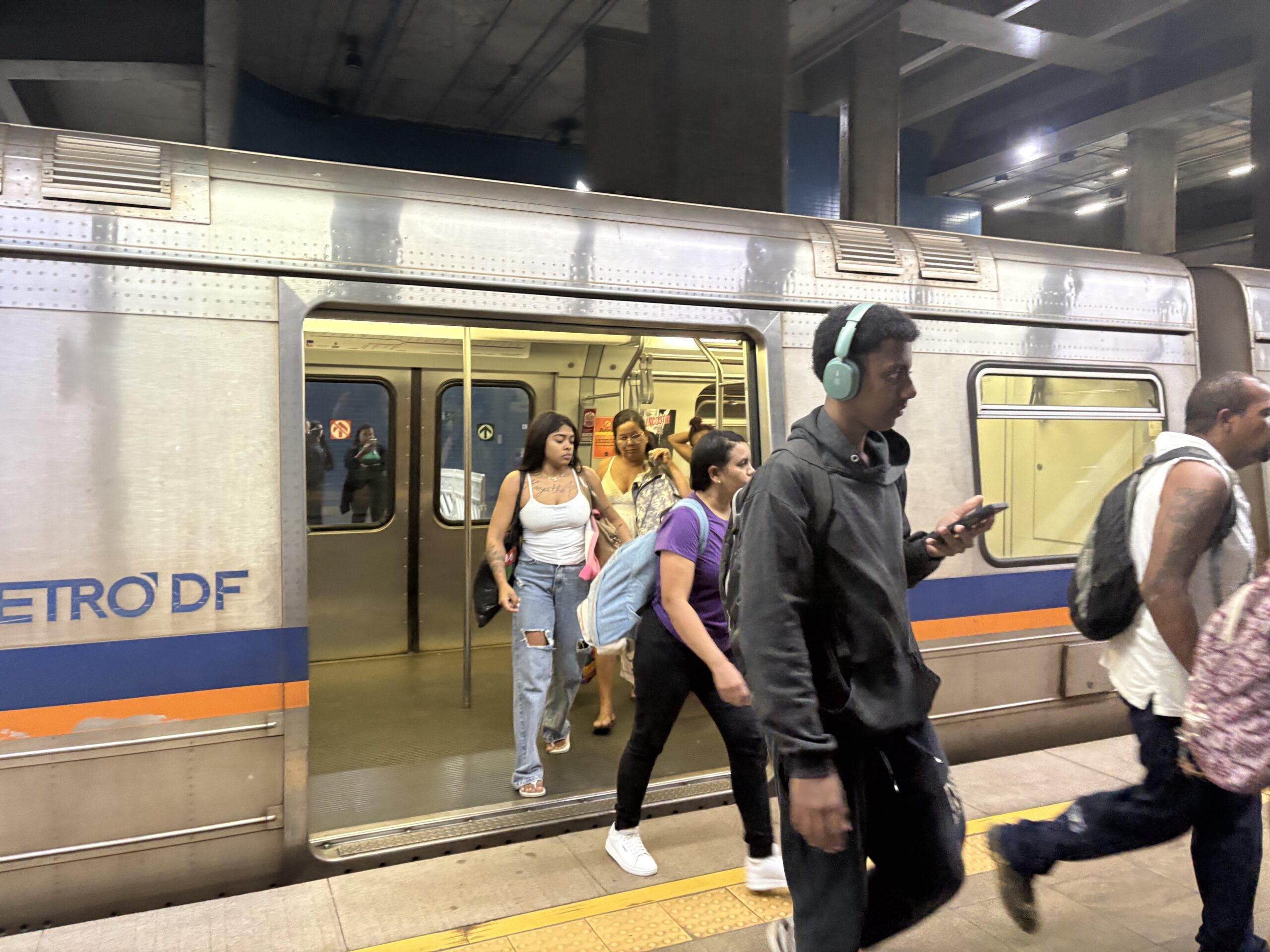 Metroviários adiam paralisação até dia 16 de setembro