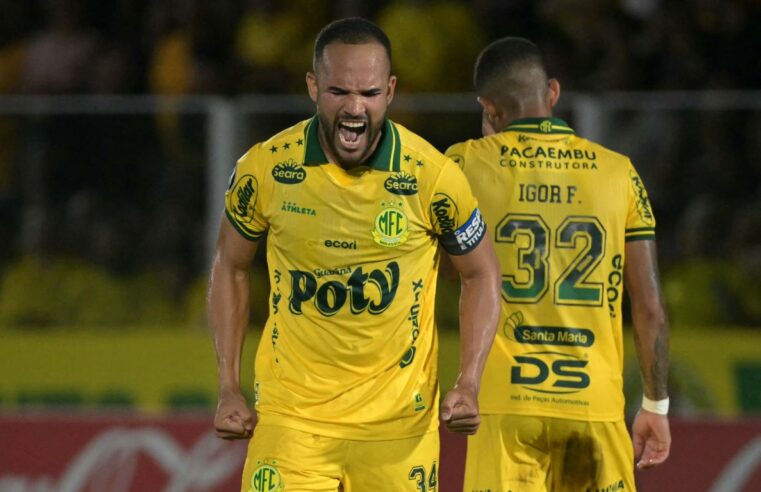 Muralha falha em dois gols, mas Mirassol busca empate heroico com Vitória