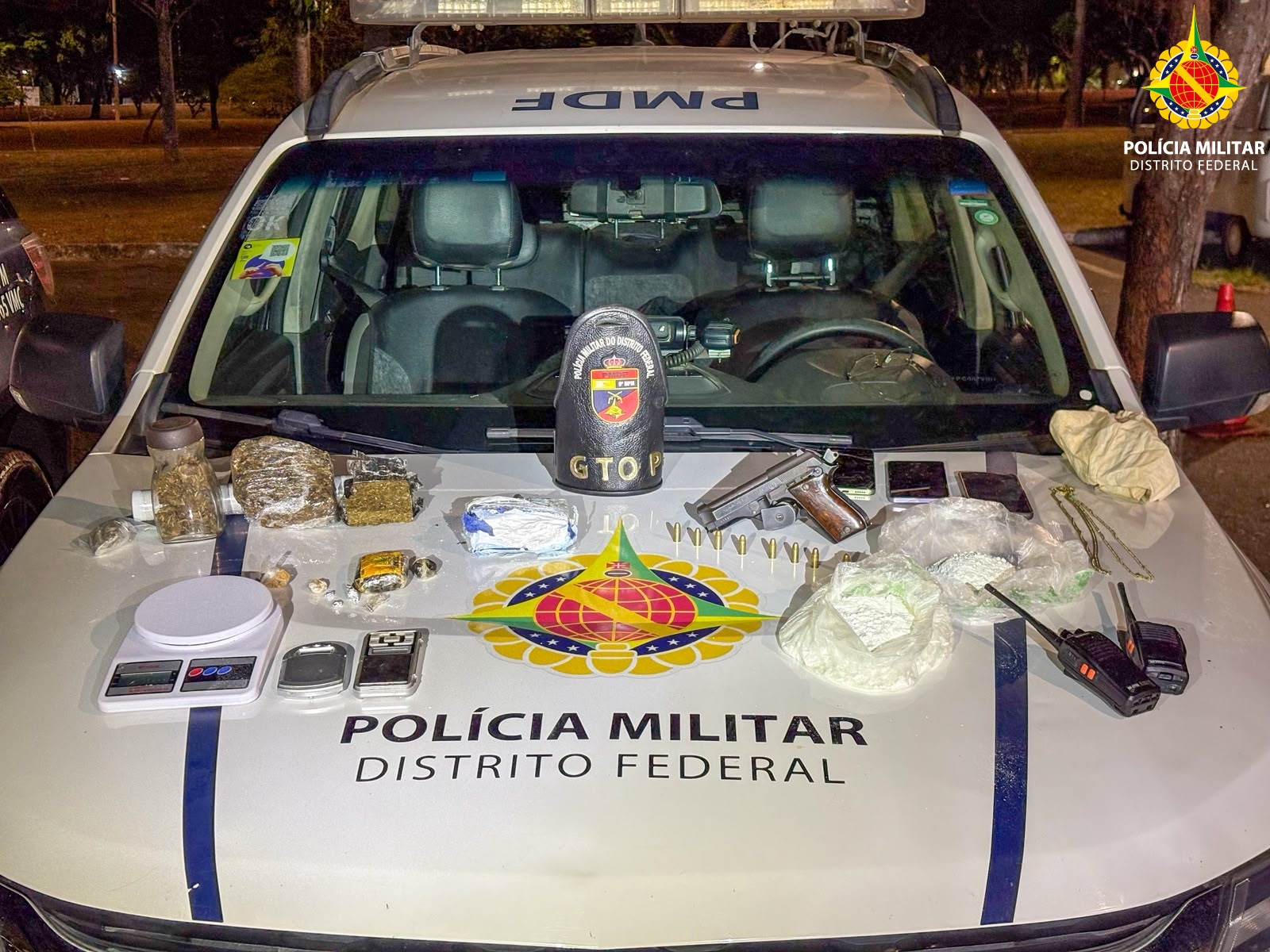 PM apreende drogas e pistola escondida em imóvel no Gama