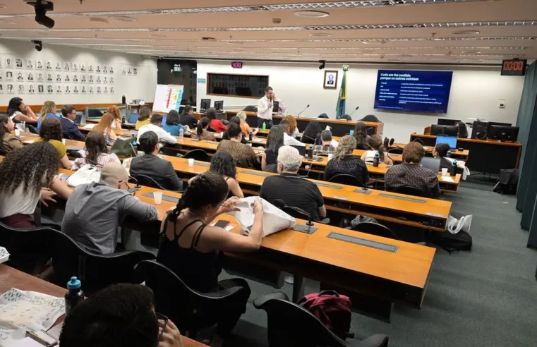 Pesquisadores debatem comunicação pública em congresso em Brasília