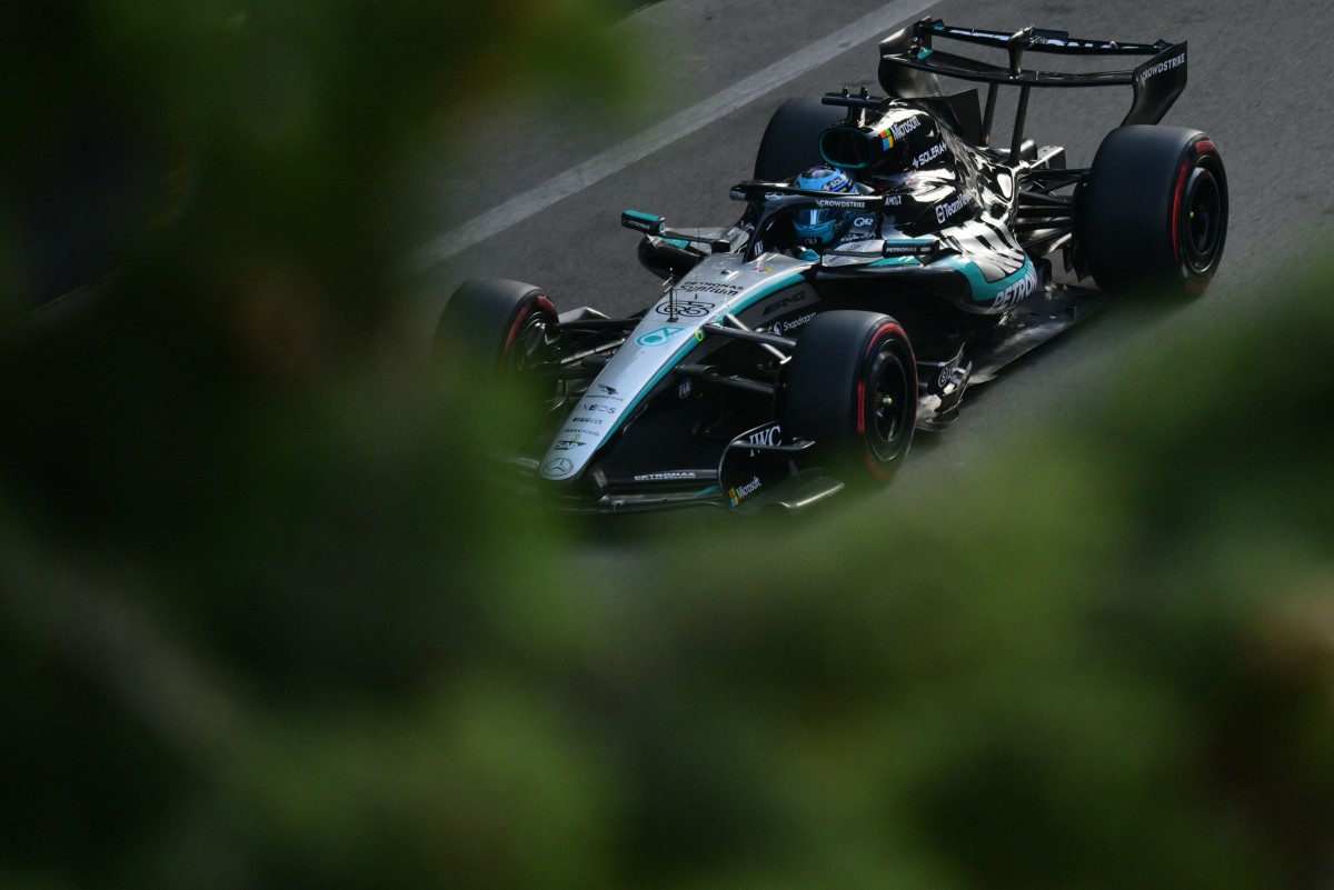 Russell conquista pole no GP do Azerbaijão; Antonelli larga em 16º