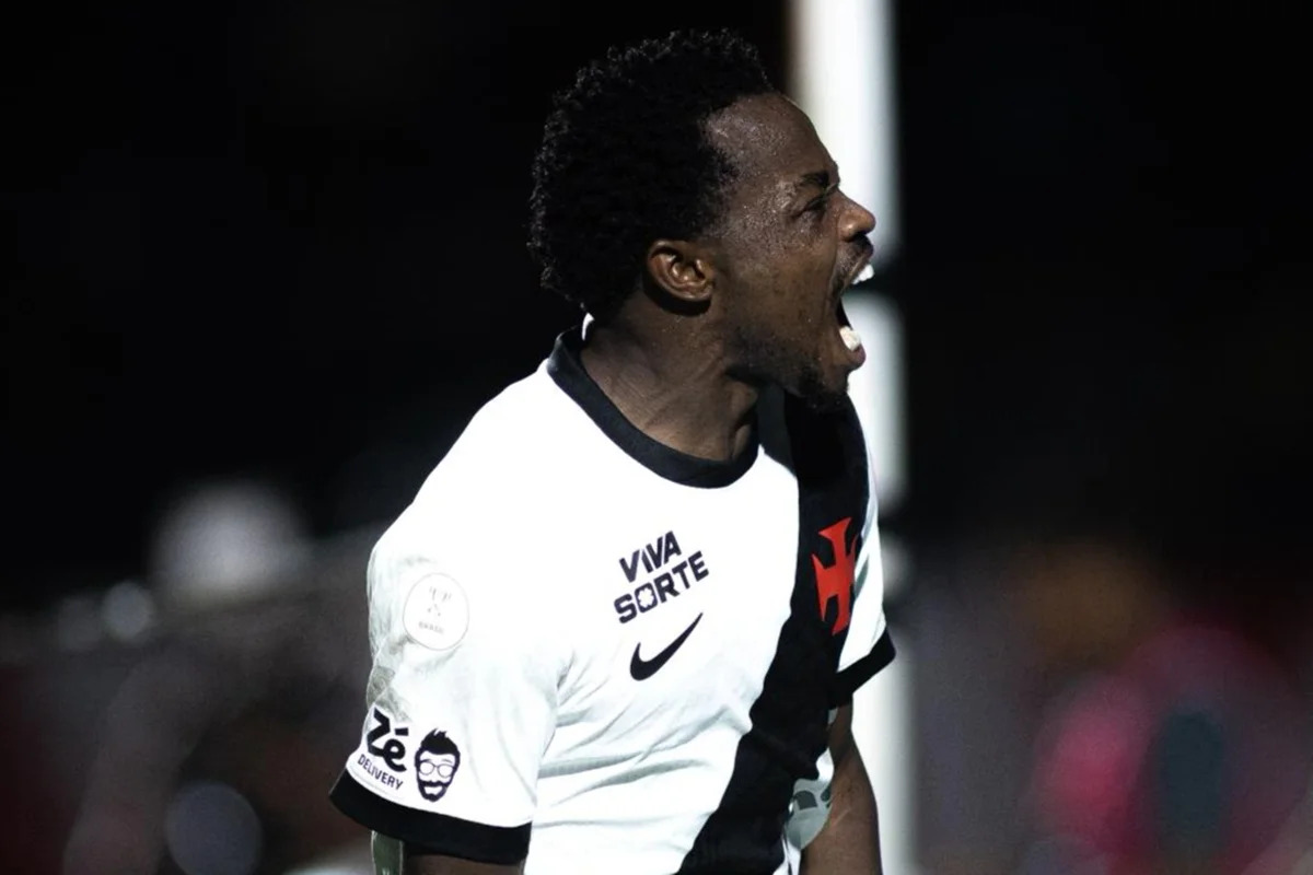 Vasco vence o Vitória no Barradão e chega à semifinal da Copa do Brasil
