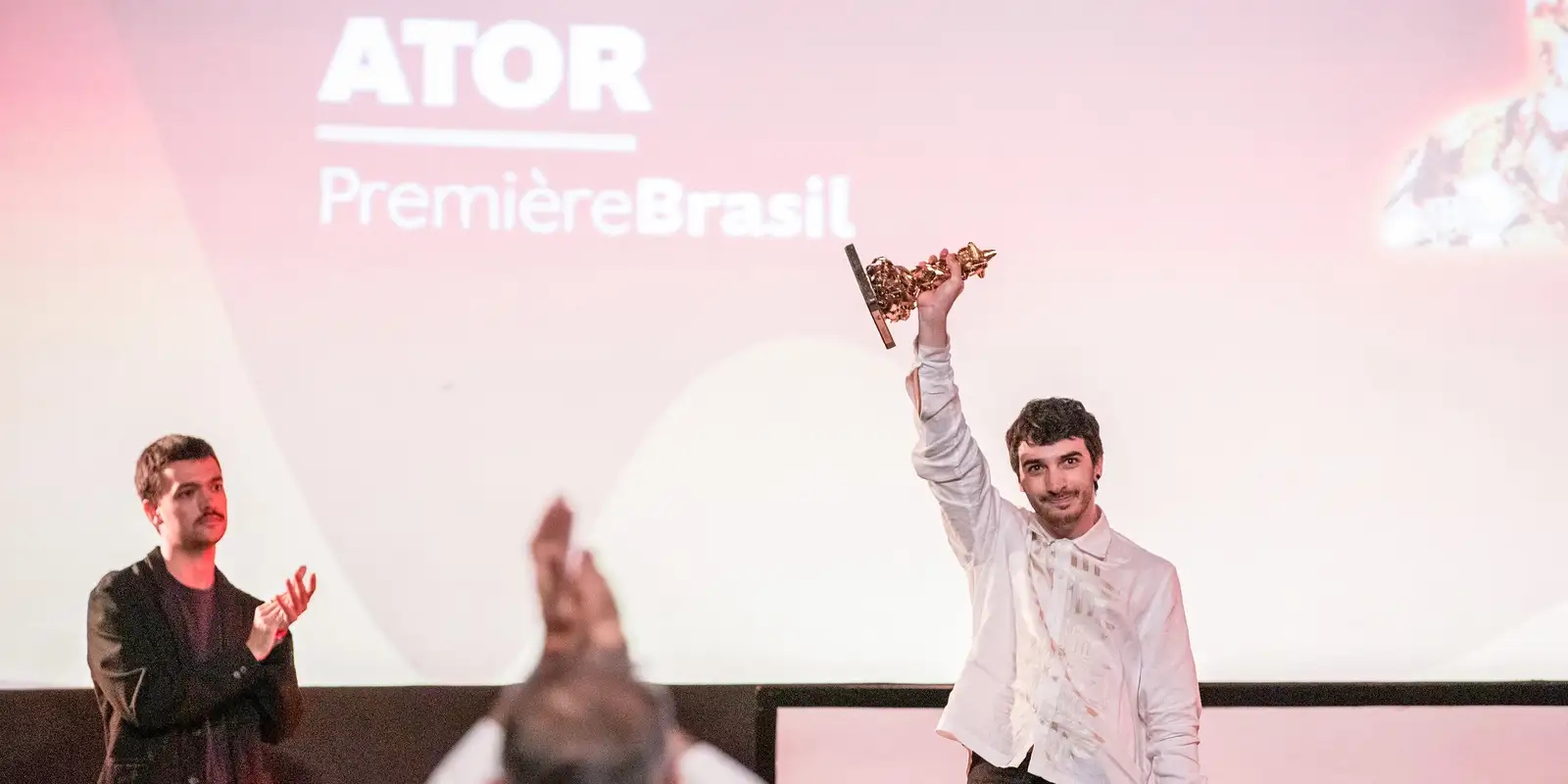 A Margem do Rio e Elza vencem principais prêmios do Festival do Rio