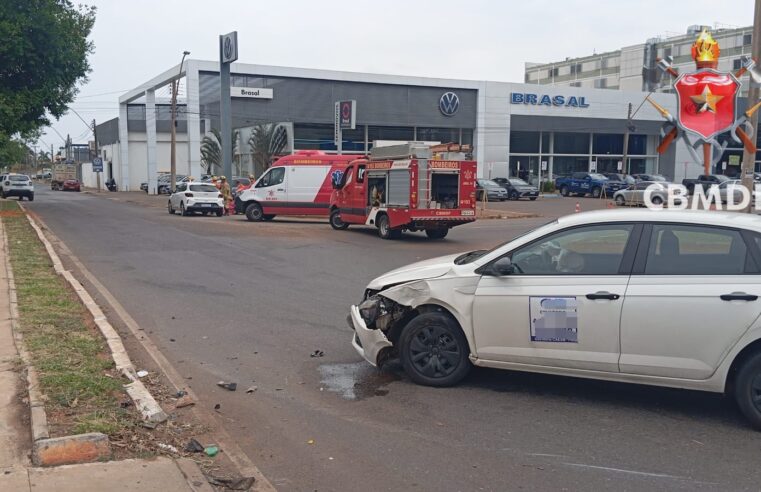 Acidente entre dois carros deixa duas pessoas feridas no Pistão Sul