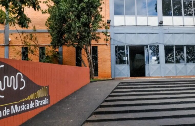 Alunos da Escola de Música de Brasília se apresentam na Rádio MEC