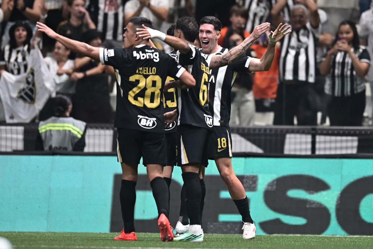 Atlético-MG fura bloqueio do Coritiba, vence mais uma em casa e segue na cola do G-4