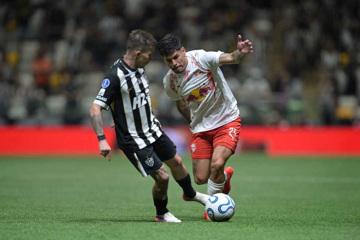 Atlético-MG vence o Red Bull Bragantino em jogo com lance dramático na Arena MRV