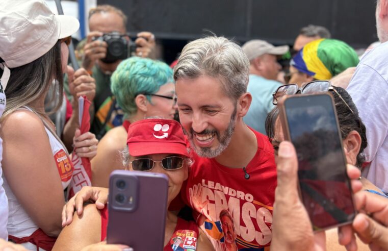 Ato da Virada reúne apoiadores de Lula e Leandro Grass em Brasília