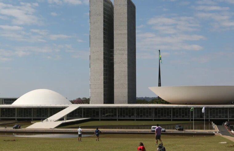 Calendário especial pode acelerar votação da PEC do fim da escala 6×1