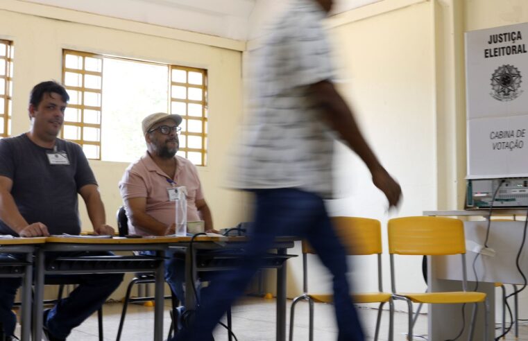 Cerca de 158,7 milhões de eleitores vão às urnas em todo o país