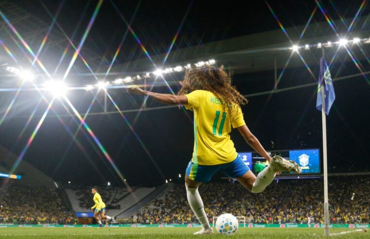Com gol de bicicleta, seleção feminina ganha com facilidade da Argentina