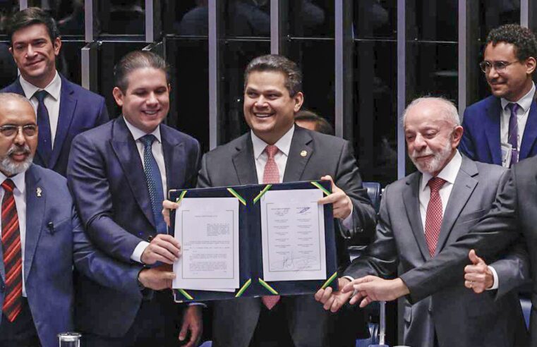 Alcolumbre homenageia Paim no fim da 6×1; entenda motivo