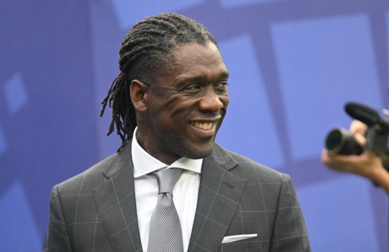 Corinthians anuncia contratação de Seedorf como novo técnico