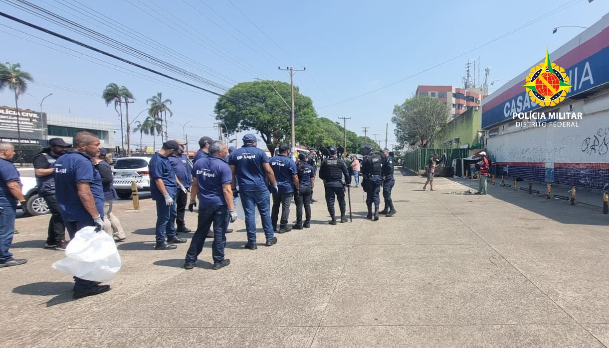 DF Legal apreende mercadorias irregulares e homem é conduzido por desacato em Ceilândia
