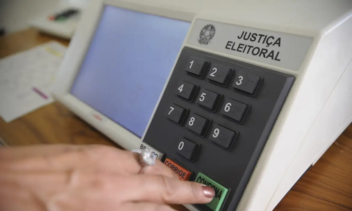 DF substitui 20 urnas eletrônicas durante o segundo turno das eleições