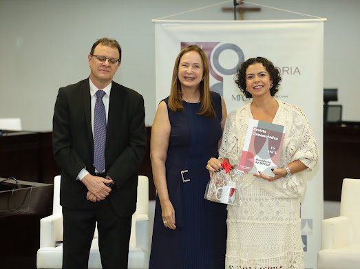 DPDF integra revista comemorativa dos 15 anos da Ouvidoria do MPC/DF