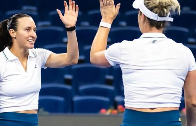 Dupla de Stefani bate campeãs olímpicas e avança à semi em Pequim
