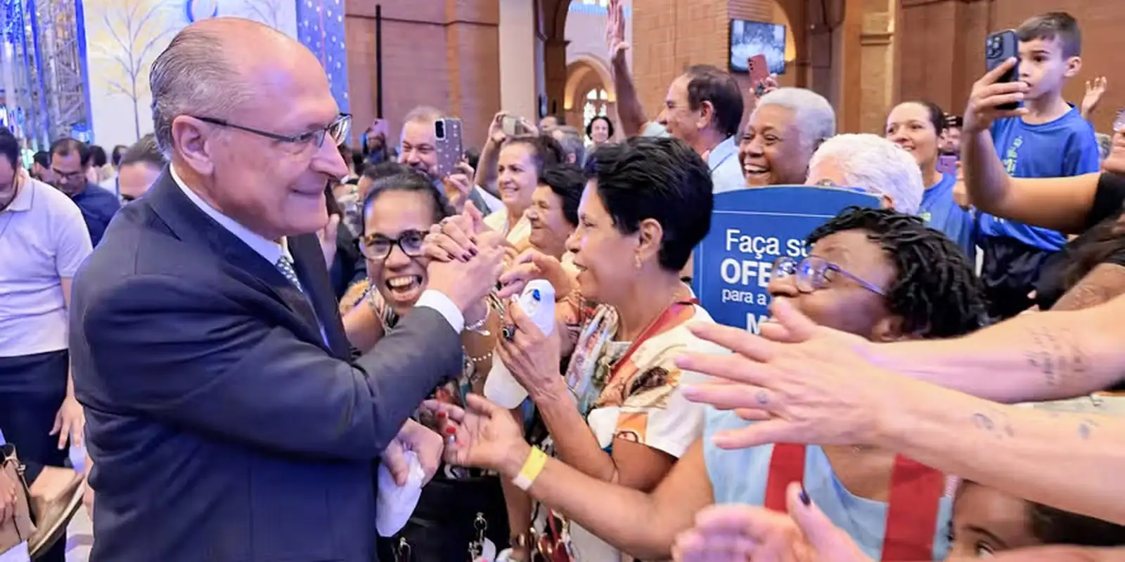 Em Aparecida, Alckmin pede isenção da Justiça Eleitoral