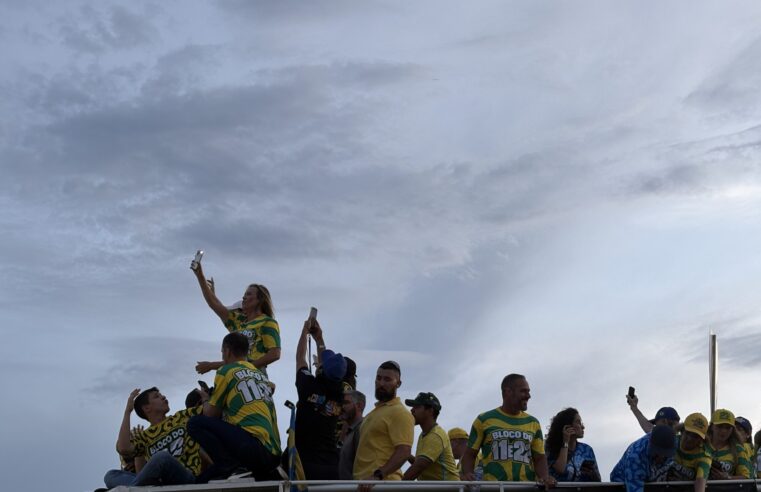 Em último ato de campanha, Celina Leão reúne apoiadores e aliados no “Bloco do 22 e 11”